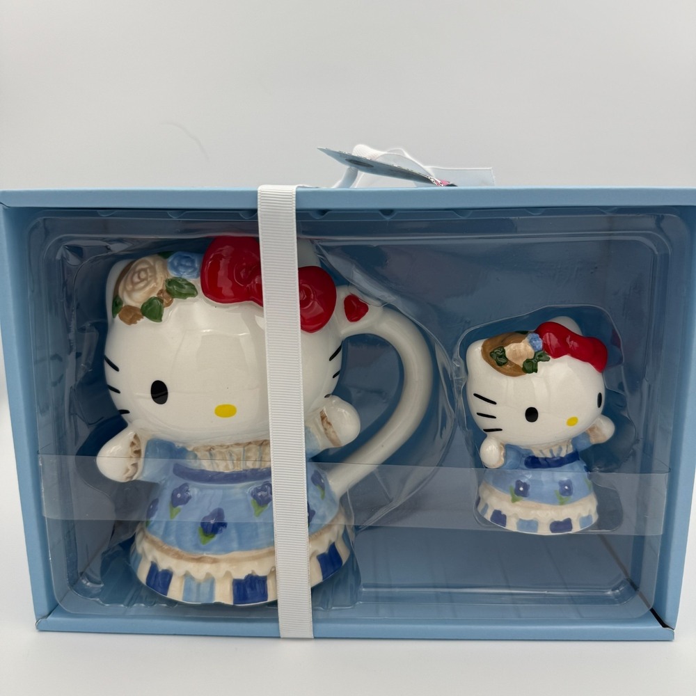 Hell Kitty‎ Blue Sky Mug & Figure